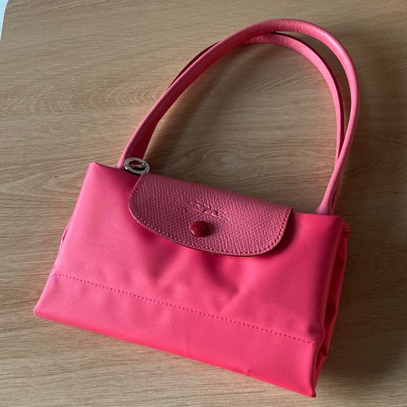Longchamp Handbags - LONGCHAMP Le Pliage Neo Bag PINK CLASSIC TOTE with zip New condition